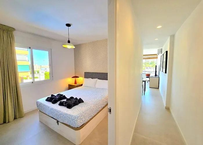 Sunshine Blue Skies And Seaview 2 Bedroom Seasonal Pool Free Wifi And Dedicated Workspace By Namaste Elite *