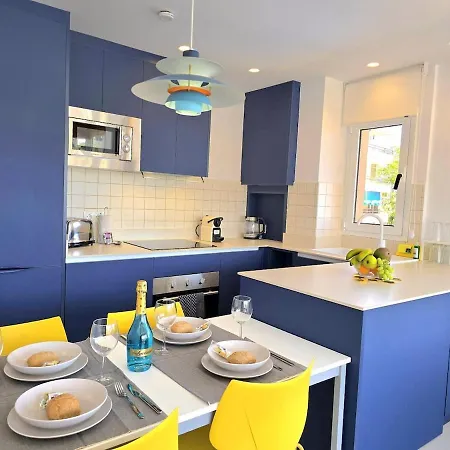 Sunshine Blue Skies And Seaview 2 Bedroom Seasonal Pool Free Wifi And Dedicated Workspace By Namaste Elite * טורמולינוס