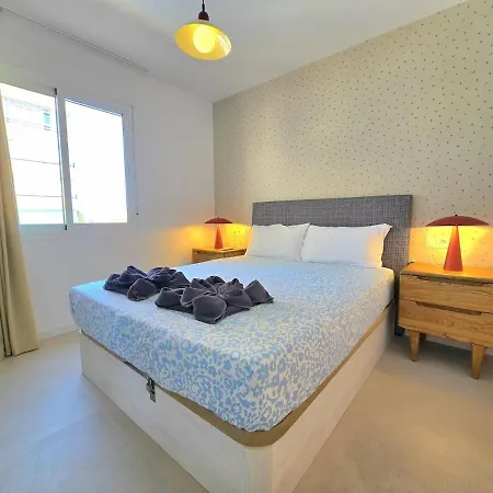 Sunshine Blue Skies And Seaview 2 Bedroom Seasonal Pool Free Wifi And Dedicated Workspace By Namaste Elite דירה