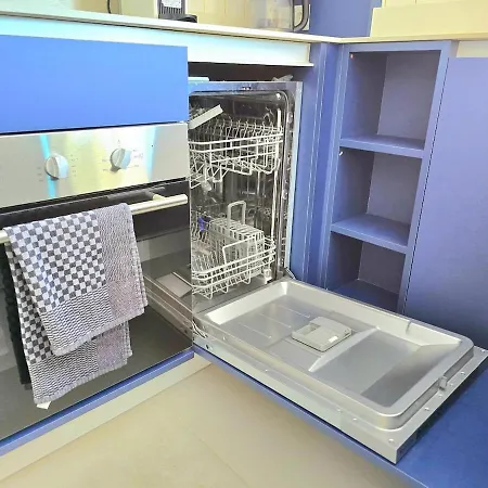 Sunshine Blue Skies And Seaview 2 Bedroom Seasonal Pool Free Wifi And Dedicated Workspace By Namaste Elite Lägenhet *