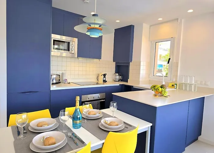 Sunshine Blue Skies And Seaview 2 Bedroom Seasonal Pool Free Wifi And Dedicated Workspace By Namaste Elite * Torremolinos