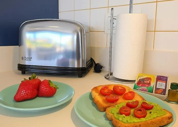 Sunshine Blue Skies And Seaview 2 Bedroom Seasonal Pool Free Wifi And Dedicated Workspace By Namaste Elite * Торремолинос