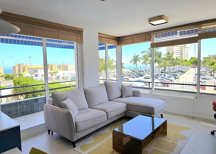 Sunshine Blue Skies And Seaview 2 Bedroom Seasonal Pool Free Wifi And Dedicated Workspace By Namaste Elite * Торремолинос