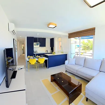 Daire Sunshine Blue Skies And Seaview 2 Bedroom Seasonal Pool Free Wifi And Dedicated Workspace By Namaste Elite Torremolinos