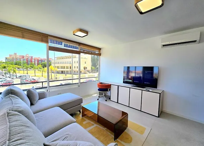 Sunshine Blue Skies And Seaview 2 Bedroom Seasonal Pool Free Wifi And Dedicated Workspace By Namaste Elite Appartement