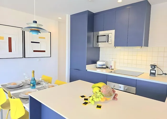 Sunshine Blue Skies And Seaview 2 Bedroom Seasonal Pool Free Wifi And Dedicated Workspace By Namaste Elite